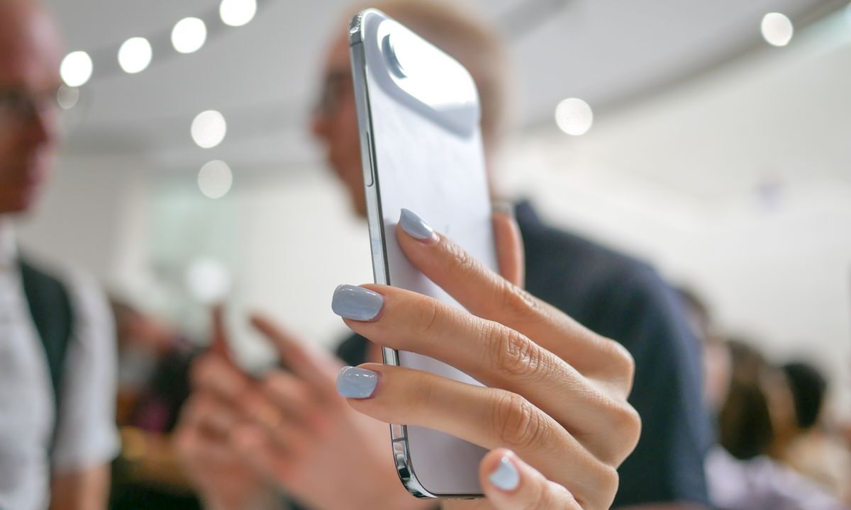 iPhone Air: Hidden Environmental Cost vs. Durability Trade-Offs